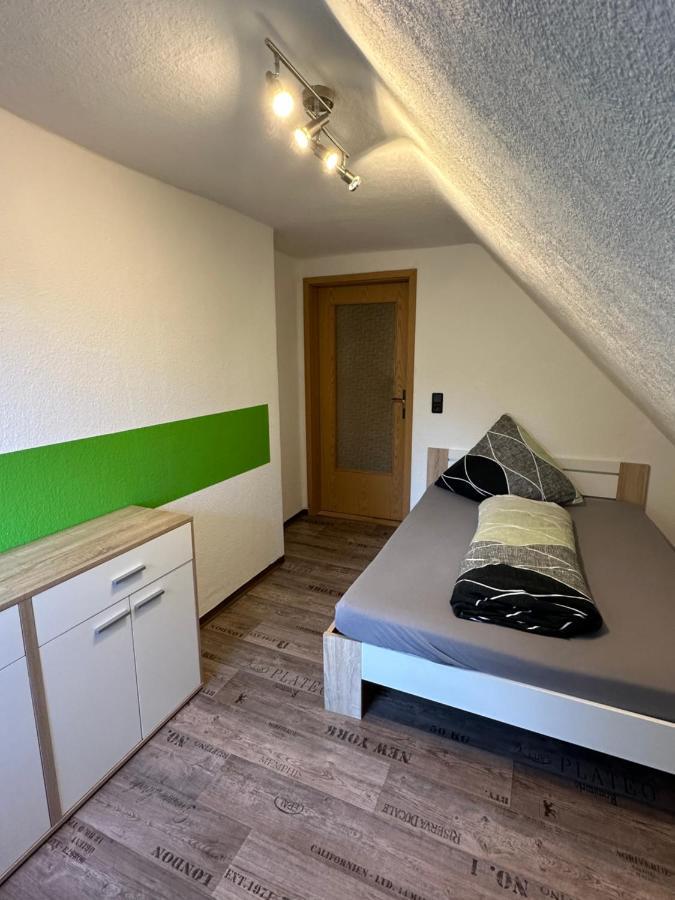 Pension „Haus 11“ Lauta Exterior foto